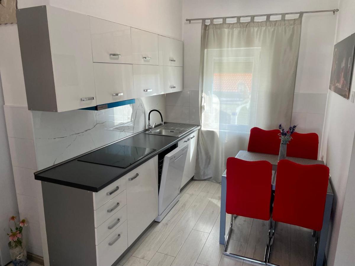 Apartment Roko Vir Exterior photo