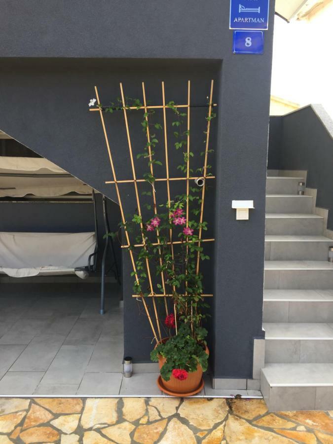 Apartment Roko Vir Exterior photo