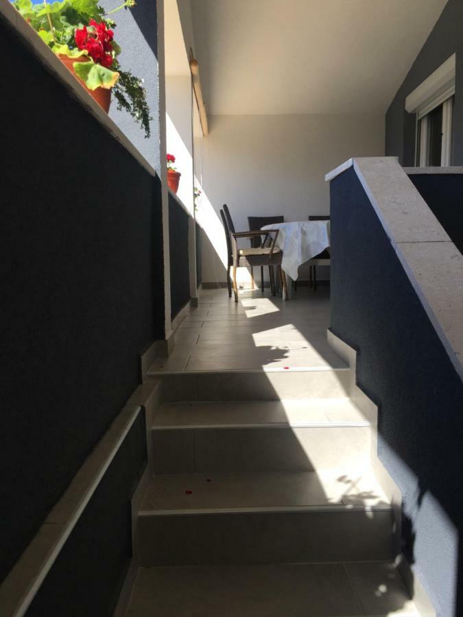 Apartment Roko Vir Exterior photo
